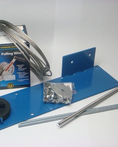 Mounting set for escape door